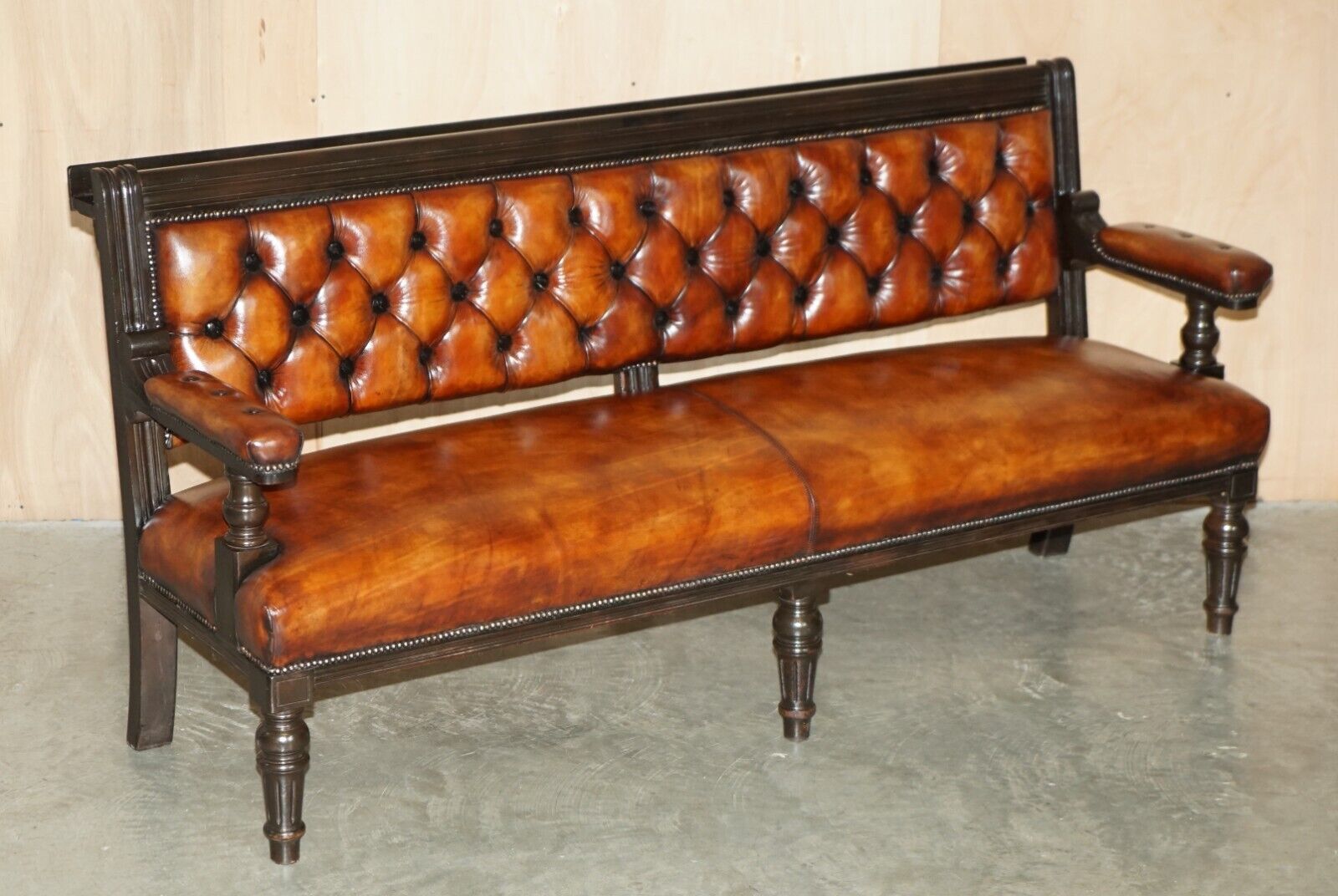 1 OF 4 RESTORED ANTIQUE VICTORIAN CHESTERFIELD LEATHER SNOOKER HALL PUB BENCHES