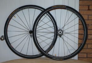1345 GRAMS PAIR OF CAMPAGNOLO HYPERON ULTRA TWO CARBON ROAD BIKES WHEELSET 700C