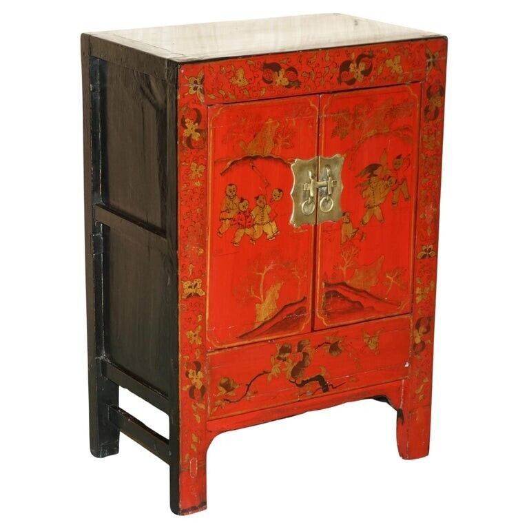 FINE ORIENTAL ANTIQUE CHINESE HAND PAINTED LACQUERED LARGE SIDE TABLE CUPBOARD