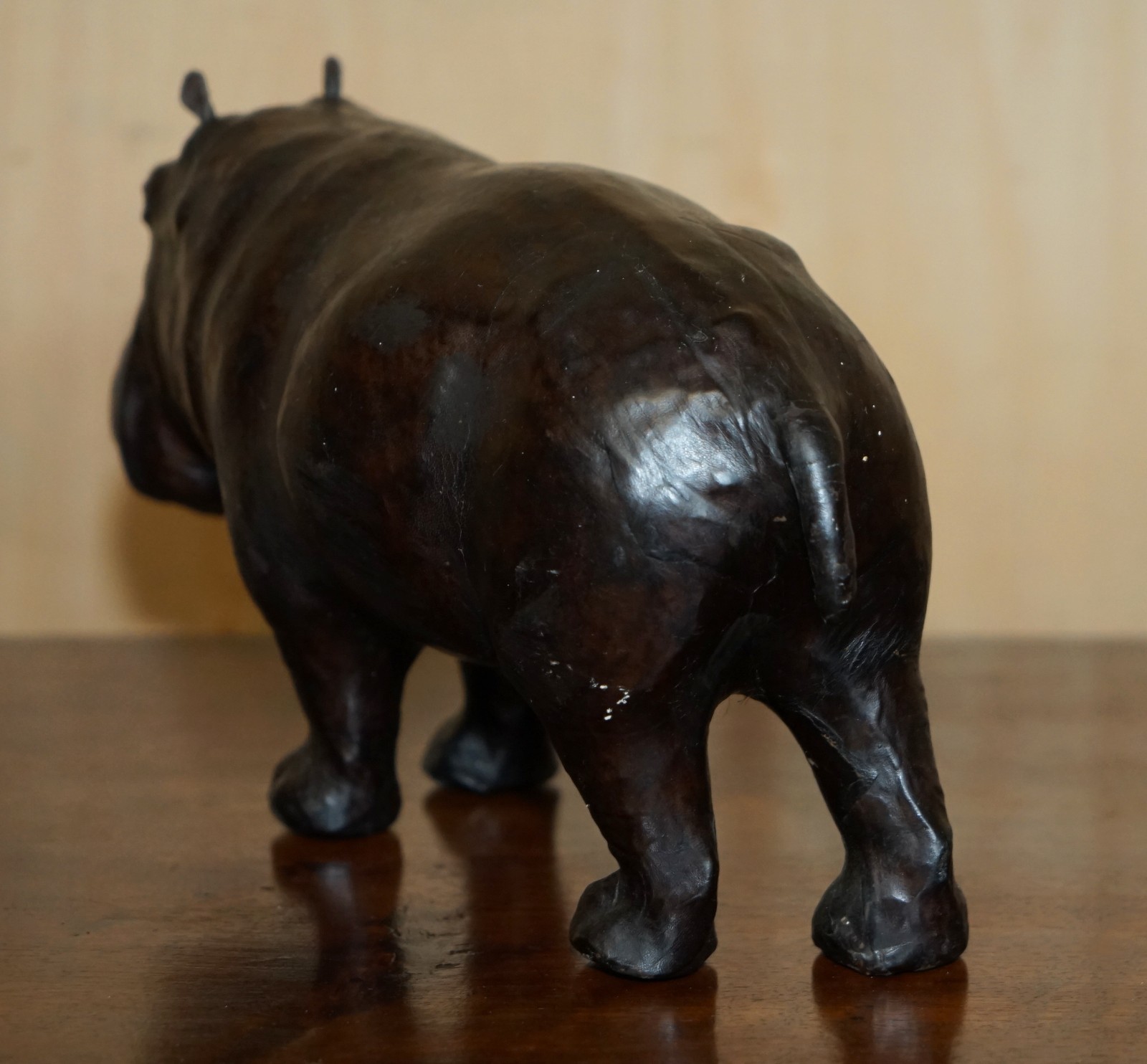 PAIR-OF-LIBERTYS-OMERSA-MOTHER-CALF-LEATHER-HIPPOPOTAMUS-FOOTSTOOL-HIPPOS-177417005635-22