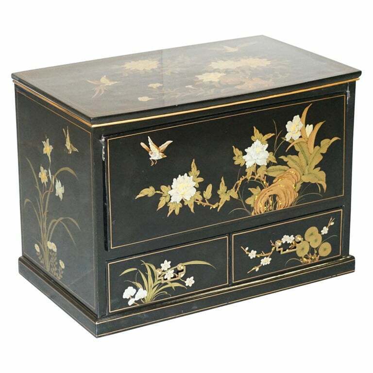 VINTAGE CHINESE CHINOISERIE TV MEDIA STAND BLACK LACQUERED PAINT BIRD & FLOWERS