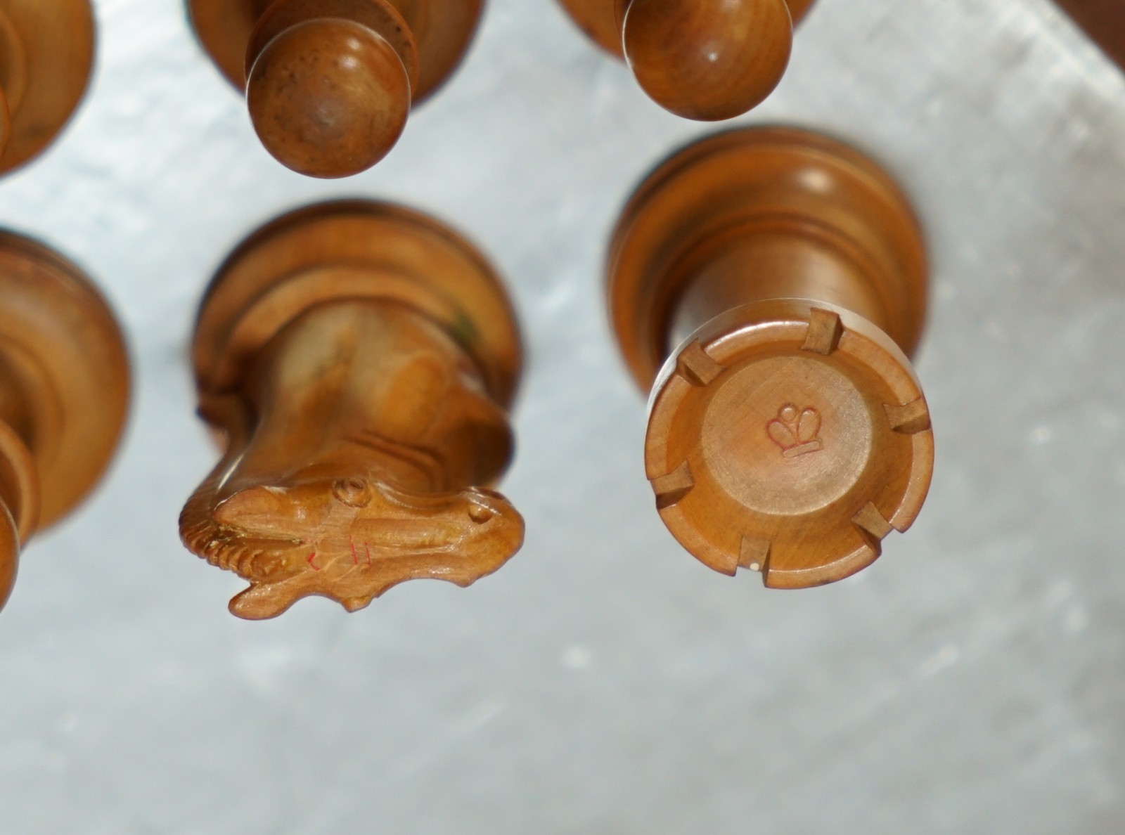 ANTIQUE-VICTORIAN-JACQUE-STAUNTON-CHESSMAN-STAMPED-CHESS-SET-IN-ORIGINAL-BOX-205812678116-13