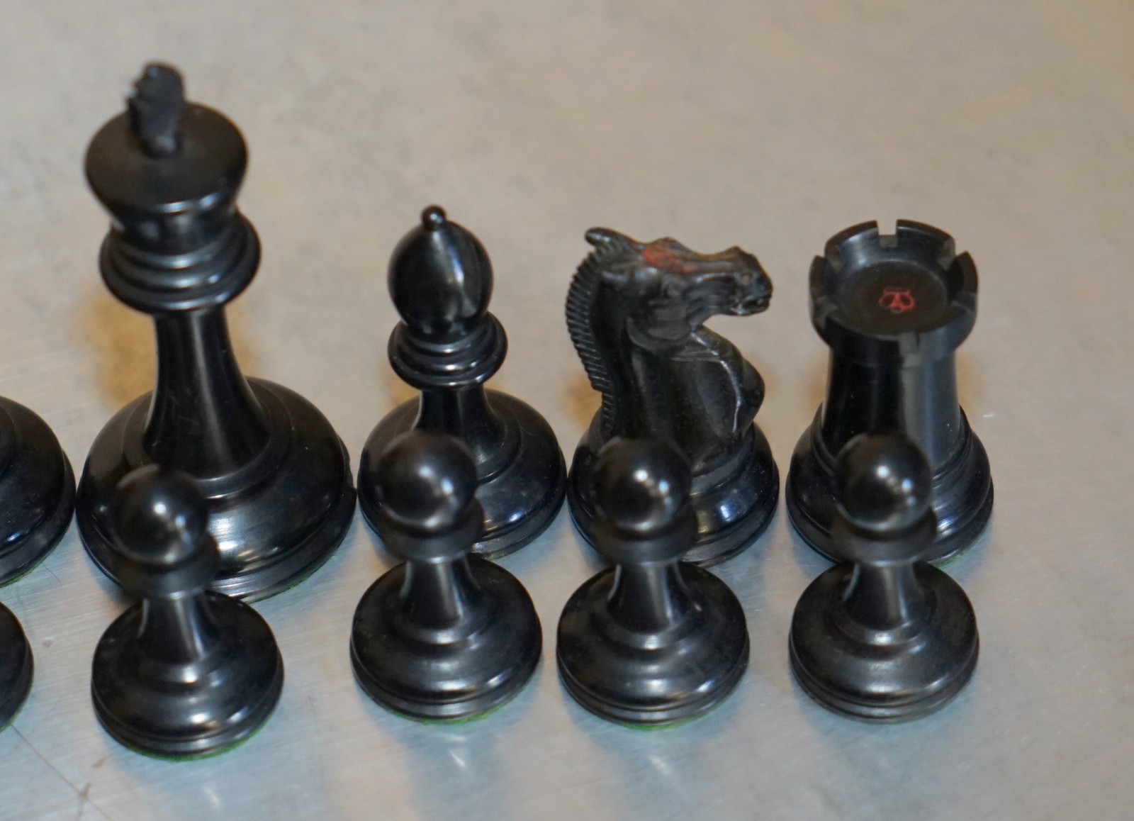 ANTIQUE-VICTORIAN-JACQUE-STAUNTON-CHESSMAN-STAMPED-CHESS-SET-IN-ORIGINAL-BOX-205812678116-4