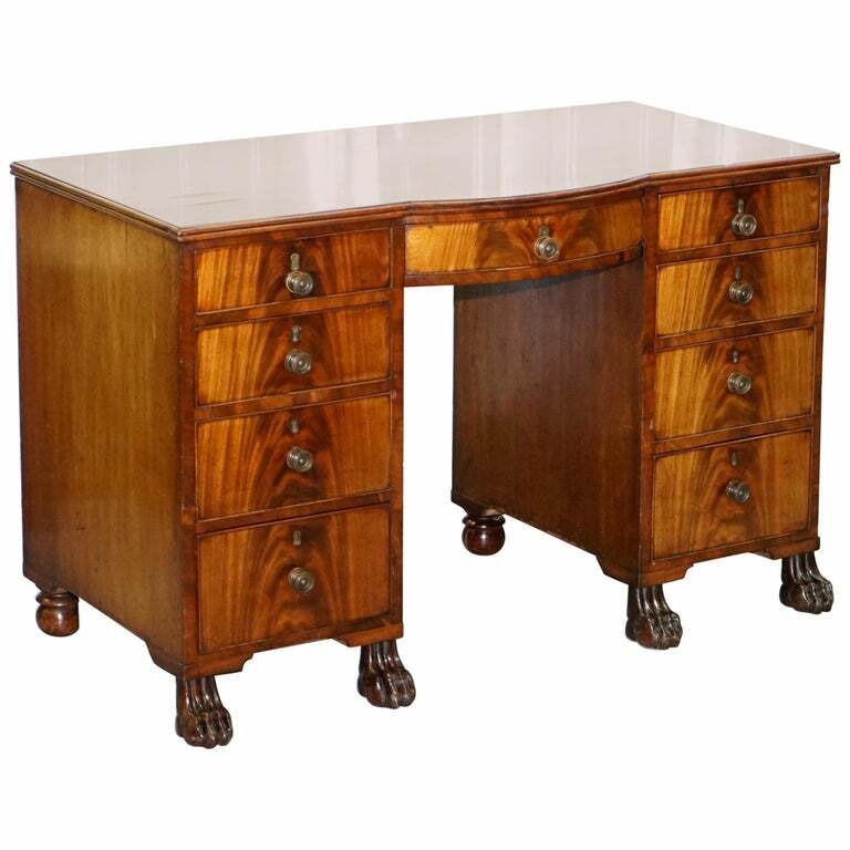EXQUISITE REGENCY PERIOD 1815 MAHOGANY KNEEHOLE DESK WITH LION HAIRY PAW FEET