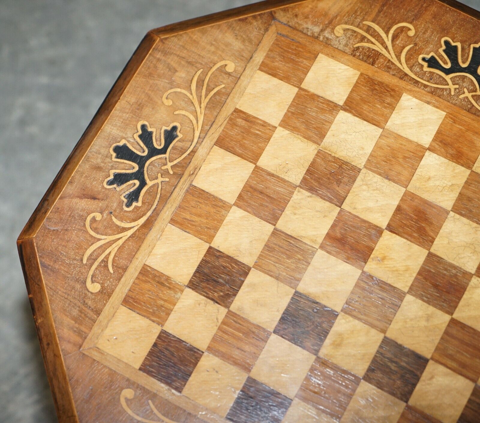 VINTAGE MAHOGANY SATINWOOD & WALNUT CHESS GAMES TABLE IDEAL AS A SIDE