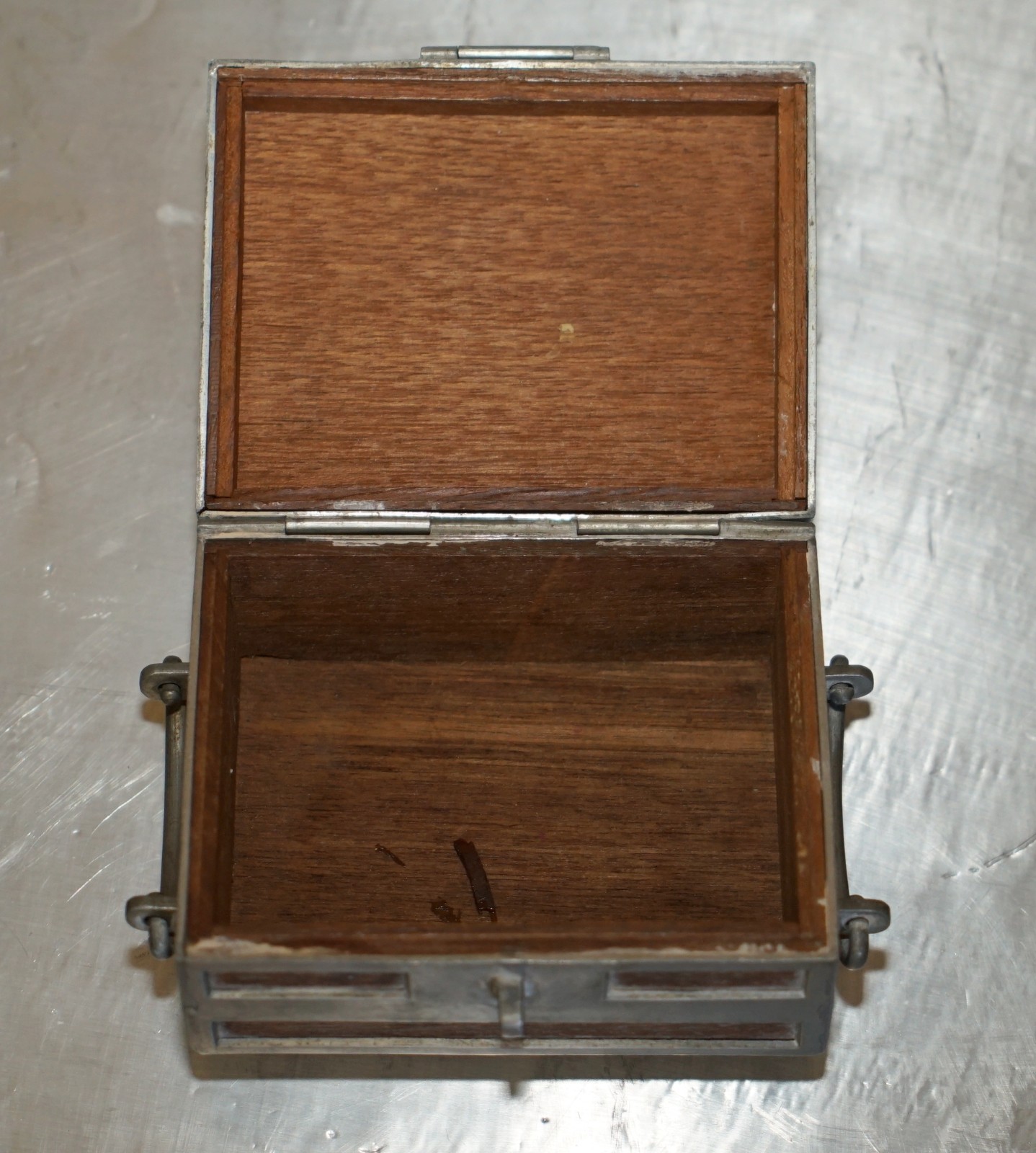 ANTIQUE-CIRCA-1900-CHINESE-KUT-HING-PEWTER-WOOD-CARVED-DRAGON-JEWELLERY-BOX-205812682707-14