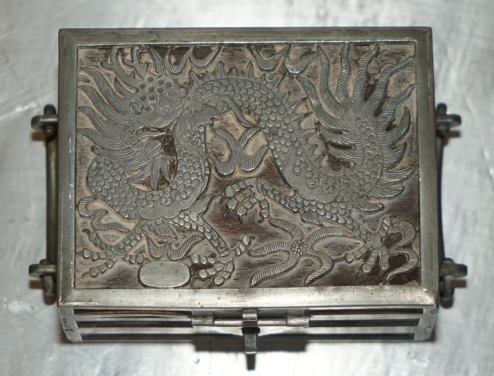 ANTIQUE-CIRCA-1900-CHINESE-KUT-HING-PEWTER-WOOD-CARVED-DRAGON-JEWELLERY-BOX-205812682707-4