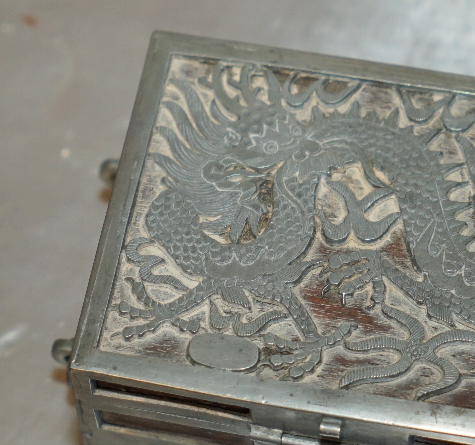 ANTIQUE-CIRCA-1900-CHINESE-KUT-HING-PEWTER-WOOD-CARVED-DRAGON-JEWELLERY-BOX-205812682707-5