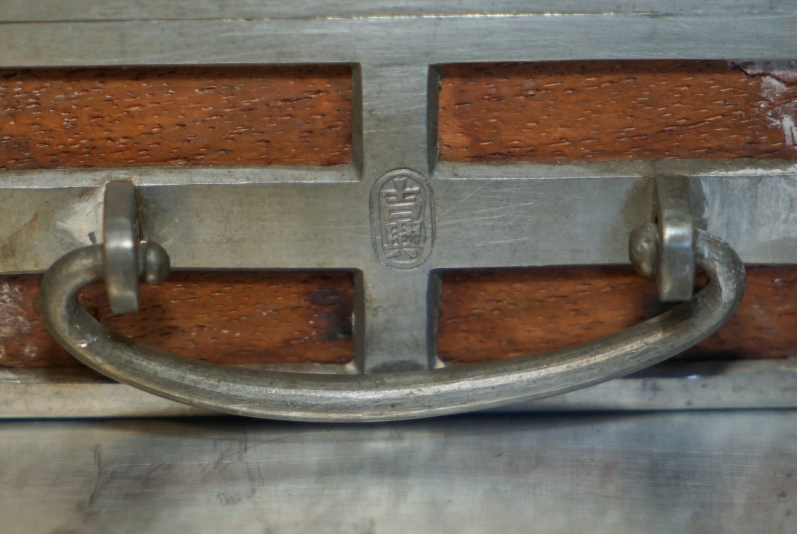 ANTIQUE-CIRCA-1900-CHINESE-KUT-HING-PEWTER-WOOD-CARVED-DRAGON-JEWELLERY-BOX-205812682707-9