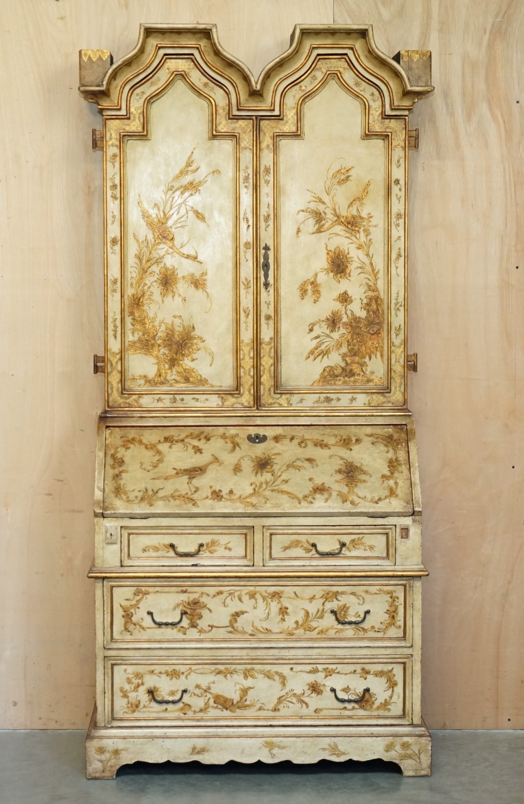 CIRCA-1900-VENETIAN-CHINOISERIE-DECORATED-PARCEL-GILT-BUREAU-BOOKCASE-DRAWERS-205812604857-2