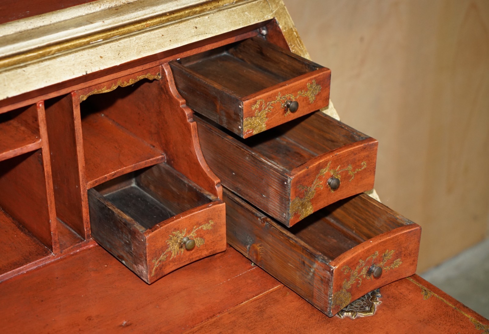 CIRCA-1900-VENETIAN-CHINOISERIE-DECORATED-PARCEL-GILT-BUREAU-BOOKCASE-DRAWERS-205812604857-22