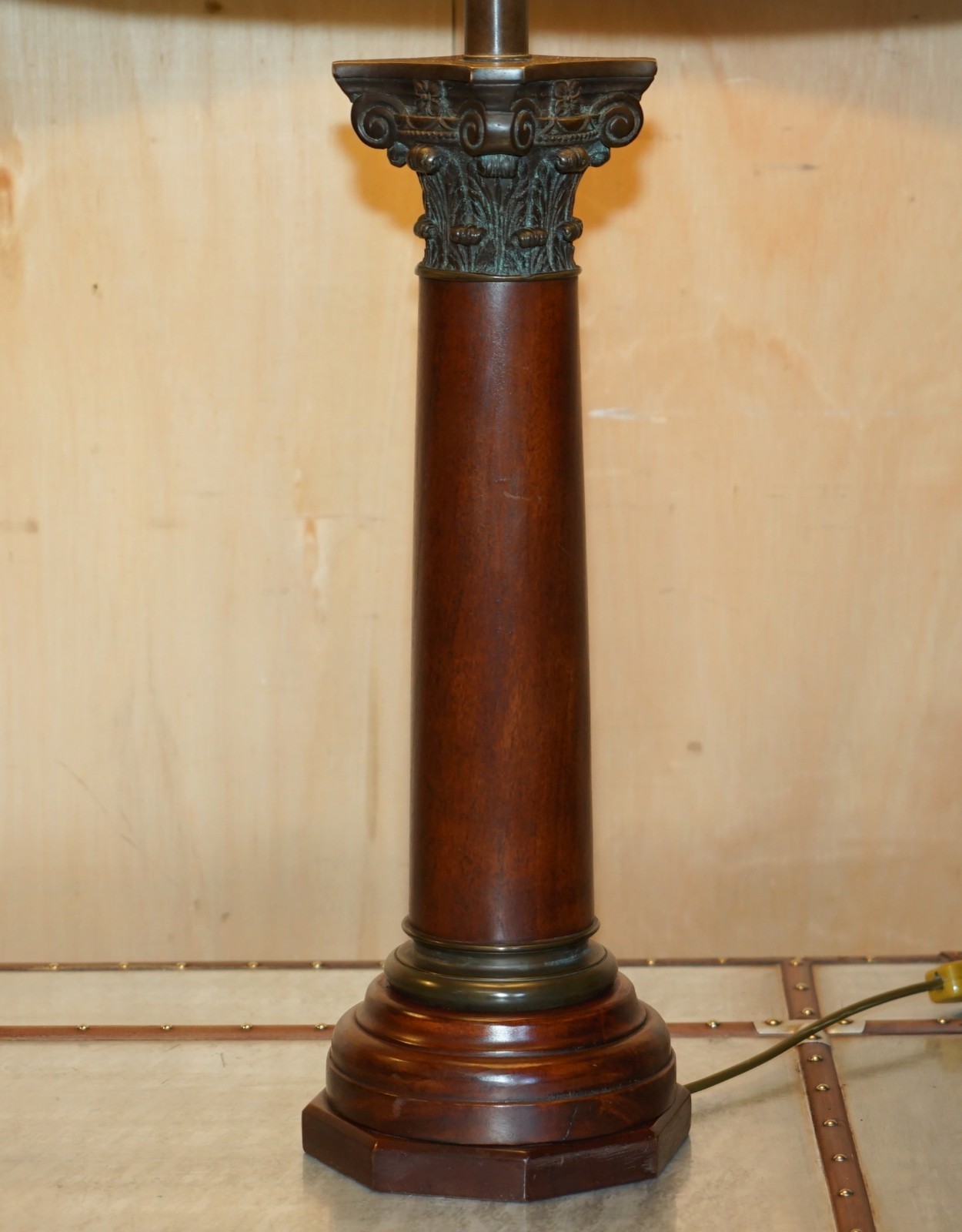 PAIR-OF-HUGE-95CM-GRAND-TOUR-STYLE-ROMAN-CORINTHIAN-PILLAR-BRASS-DESK-LAMPS-177529787127-4