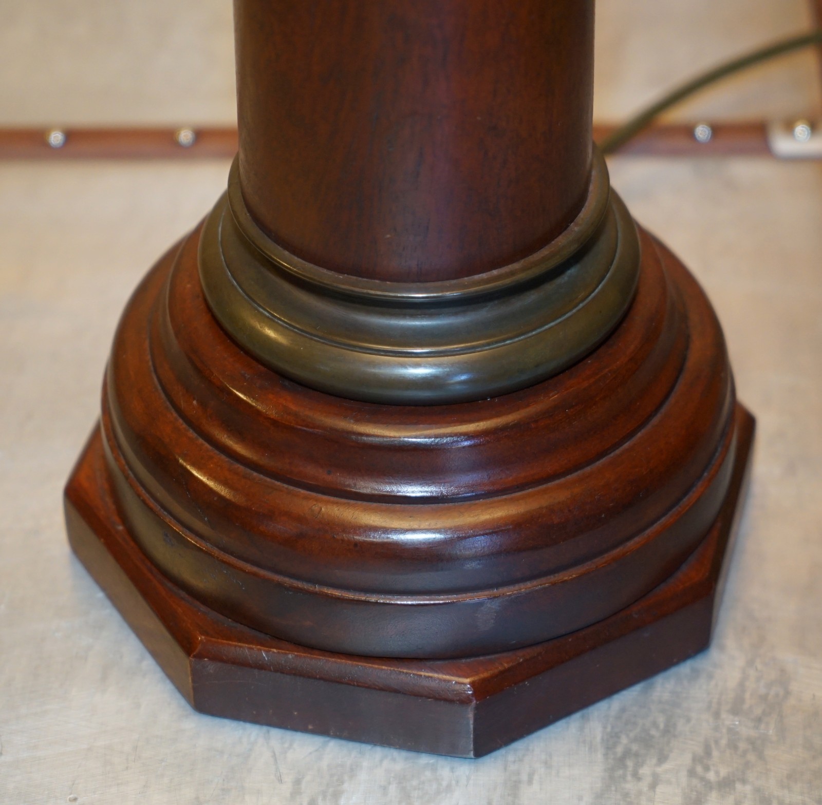 PAIR-OF-HUGE-95CM-GRAND-TOUR-STYLE-ROMAN-CORINTHIAN-PILLAR-BRASS-DESK-LAMPS-177529787127-8