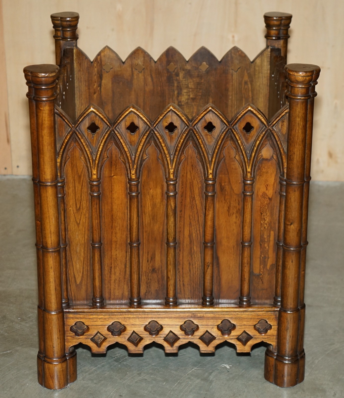 STUNNING-PAIR-OF-GOTHIC-REVIVAL-EXTRA-LARGE-HAND-CARVED-WOODEN-PLANTERS-72X60CM-205788886567-11