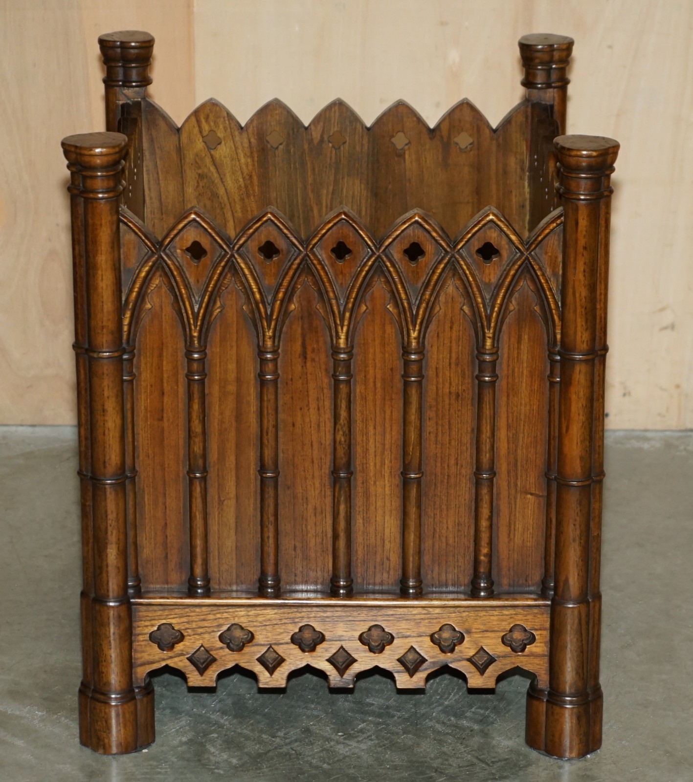 STUNNING-PAIR-OF-GOTHIC-REVIVAL-EXTRA-LARGE-HAND-CARVED-WOODEN-PLANTERS-72X60CM-205788886567-15