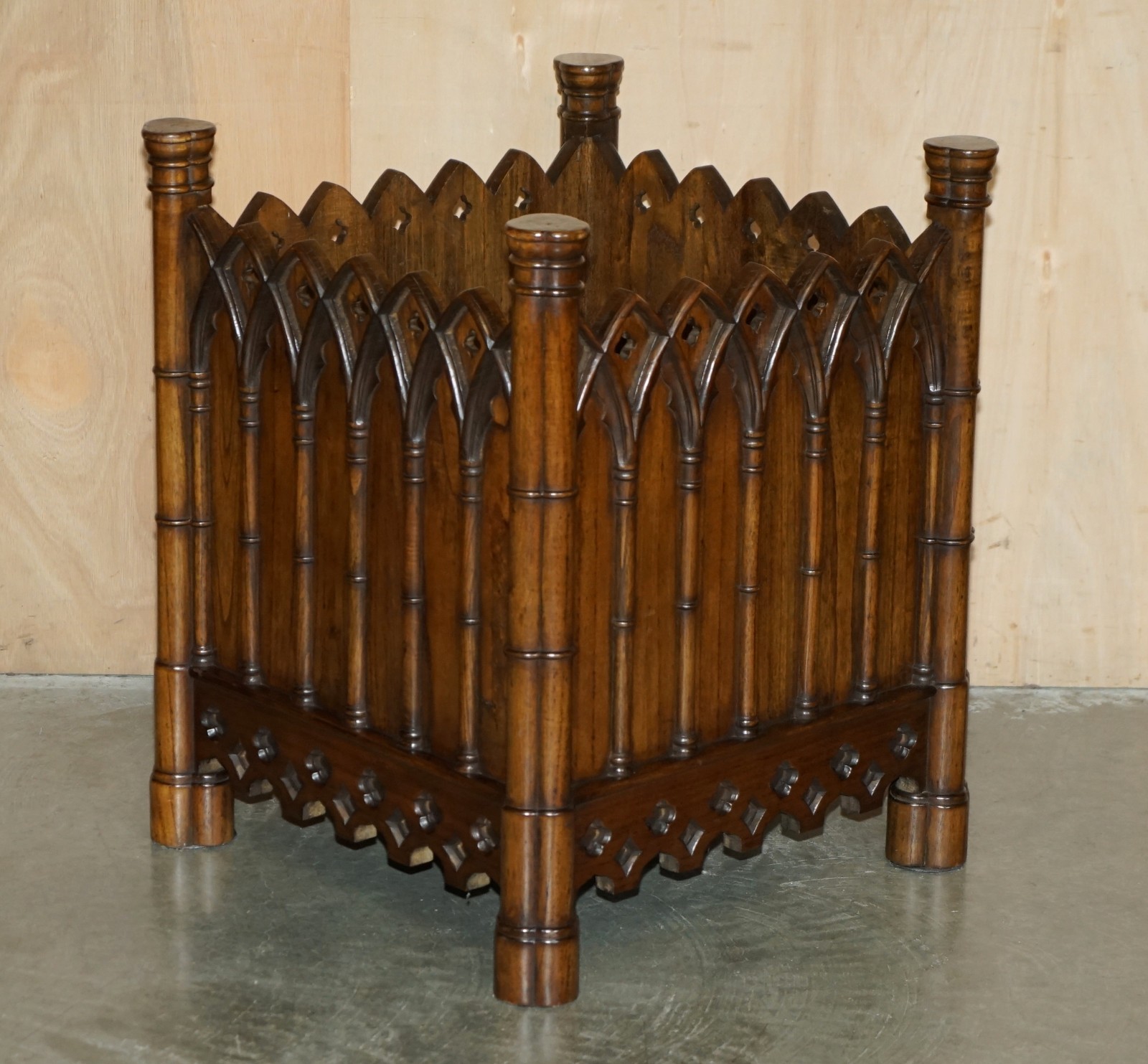 STUNNING-PAIR-OF-GOTHIC-REVIVAL-EXTRA-LARGE-HAND-CARVED-WOODEN-PLANTERS-72X60CM-205788886567-3