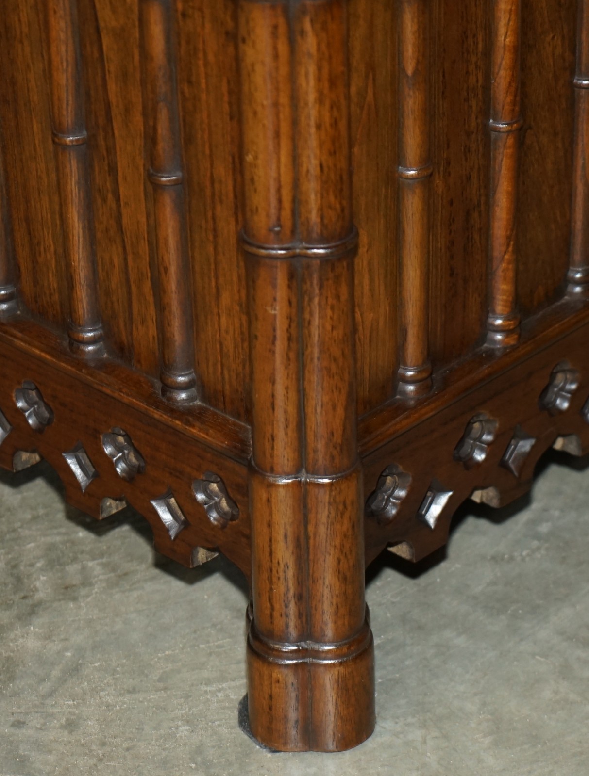 STUNNING-PAIR-OF-GOTHIC-REVIVAL-EXTRA-LARGE-HAND-CARVED-WOODEN-PLANTERS-72X60CM-205788886567-8