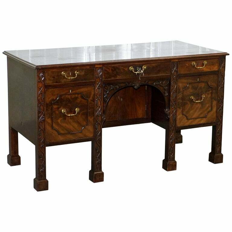VISCOUNTESS BOYD'S INCE CASTLE RARE GEORGE III MAHOGANY SIDEBOARD CHIPPENDALE
