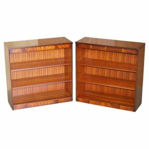 PAIR OF SHAWS OF LONDON FLAMED MAHOGANY DWARF OPEN LIBRARY BOOKCASES SMALL SUITE