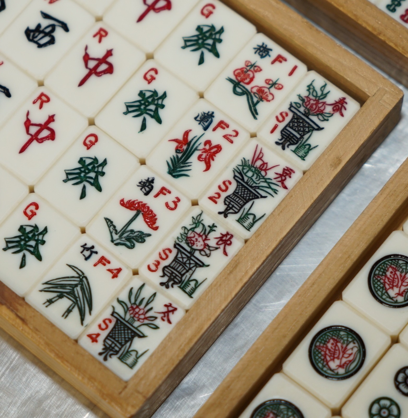 VINTAGE-COLLECTABLE-MAHJONG-CIRCA-1960S-CHINESE-EXPORT-PERIOD-HAND-CARVED-CASE-205812673648-10