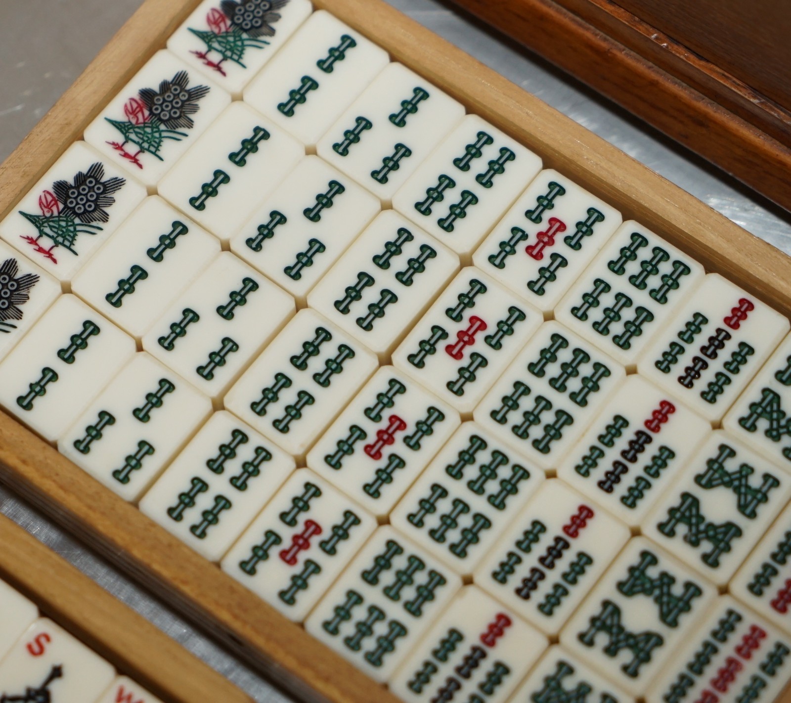 VINTAGE-COLLECTABLE-MAHJONG-CIRCA-1960S-CHINESE-EXPORT-PERIOD-HAND-CARVED-CASE-205812673648-11