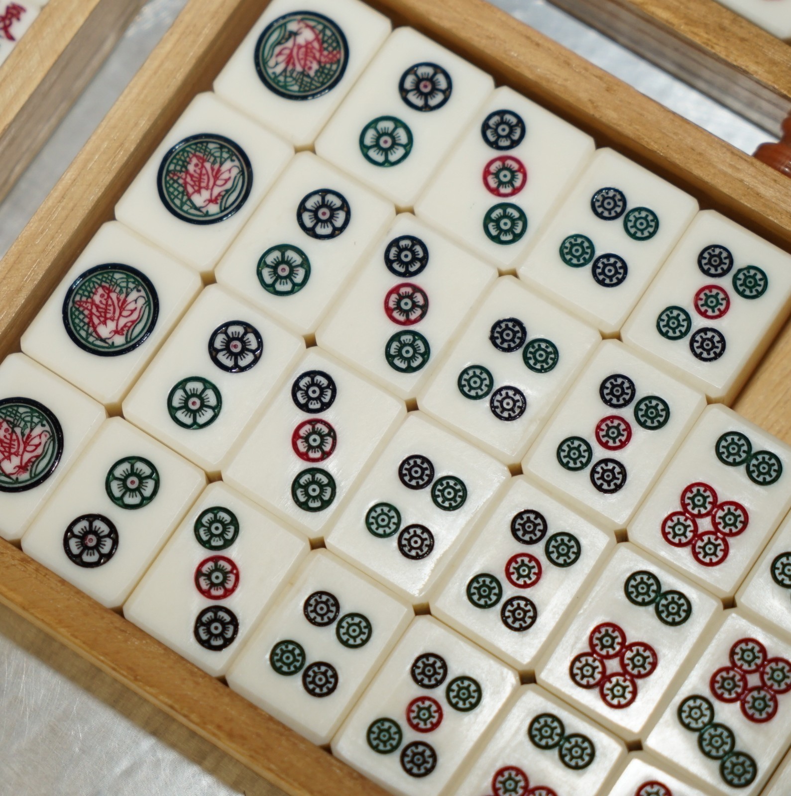 VINTAGE-COLLECTABLE-MAHJONG-CIRCA-1960S-CHINESE-EXPORT-PERIOD-HAND-CARVED-CASE-205812673648-14