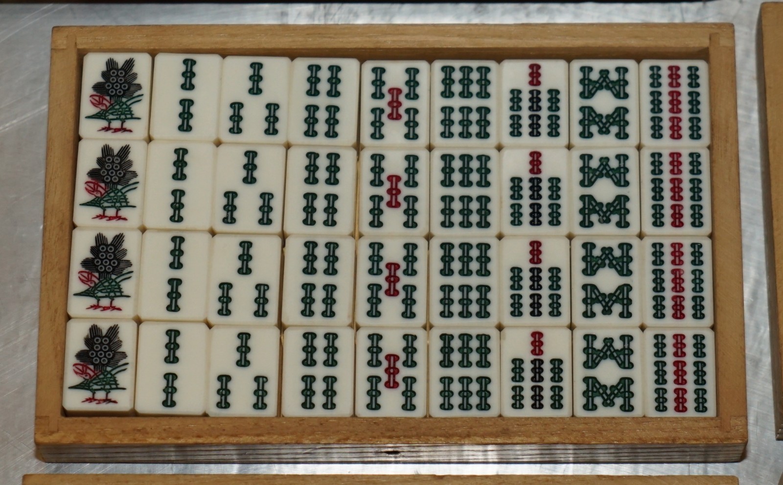 VINTAGE-COLLECTABLE-MAHJONG-CIRCA-1960S-CHINESE-EXPORT-PERIOD-HAND-CARVED-CASE-205812673648-6