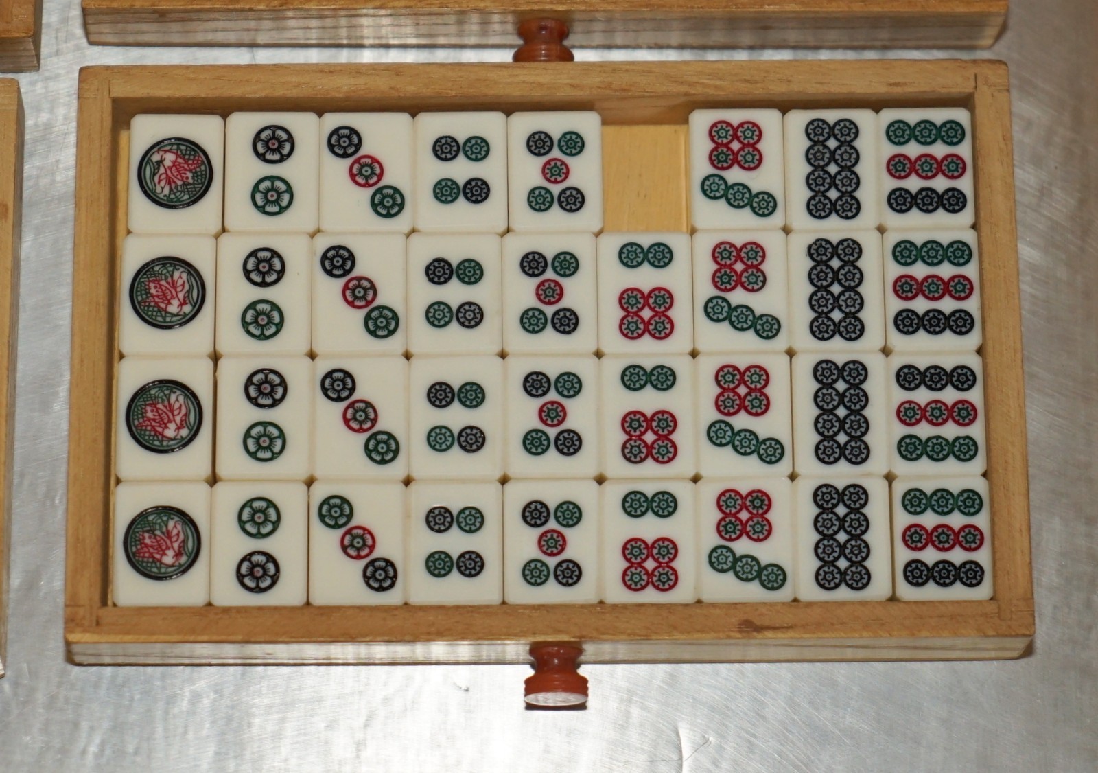 VINTAGE-COLLECTABLE-MAHJONG-CIRCA-1960S-CHINESE-EXPORT-PERIOD-HAND-CARVED-CASE-205812673648-7