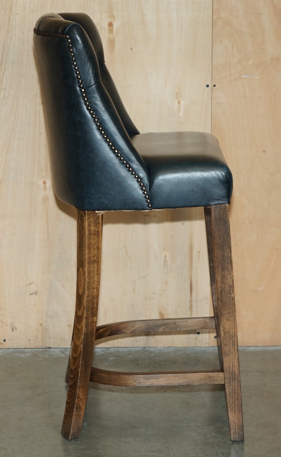 THREE-VINTAGE-GREEN-LEATHER-CHESTERFIELD-TUFTED-KITCHEN-DINER-BAR-STOOLS-187688625029-10