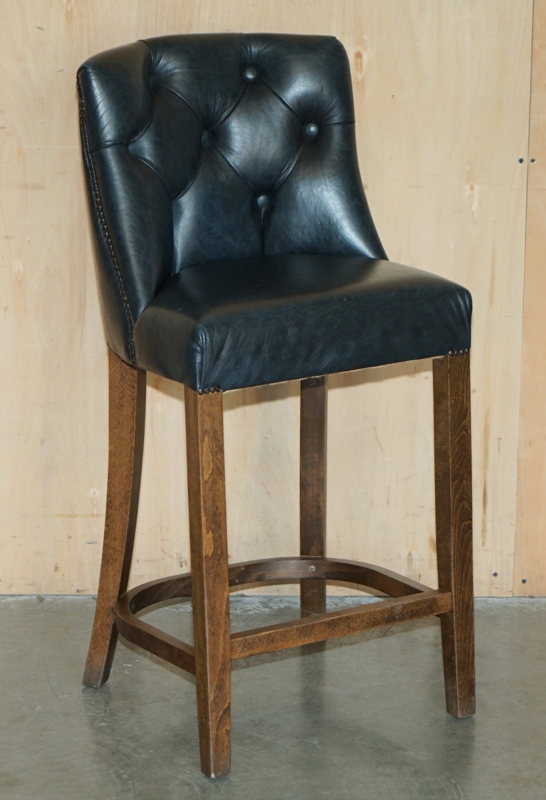 THREE-VINTAGE-GREEN-LEATHER-CHESTERFIELD-TUFTED-KITCHEN-DINER-BAR-STOOLS-187688625029-13