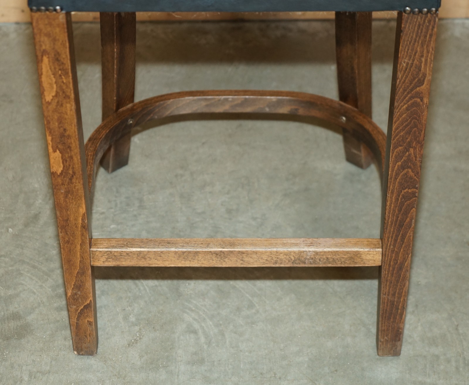 THREE-VINTAGE-GREEN-LEATHER-CHESTERFIELD-TUFTED-KITCHEN-DINER-BAR-STOOLS-187688625029-18