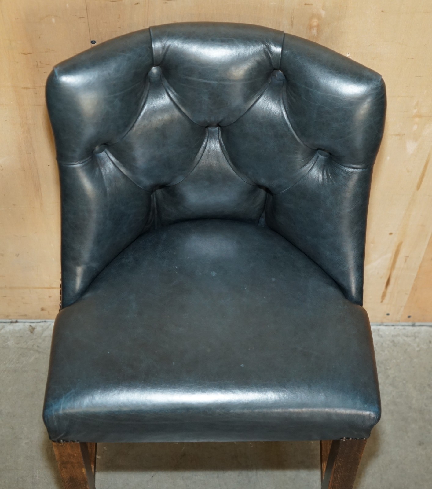 THREE-VINTAGE-GREEN-LEATHER-CHESTERFIELD-TUFTED-KITCHEN-DINER-BAR-STOOLS-187688625029-7