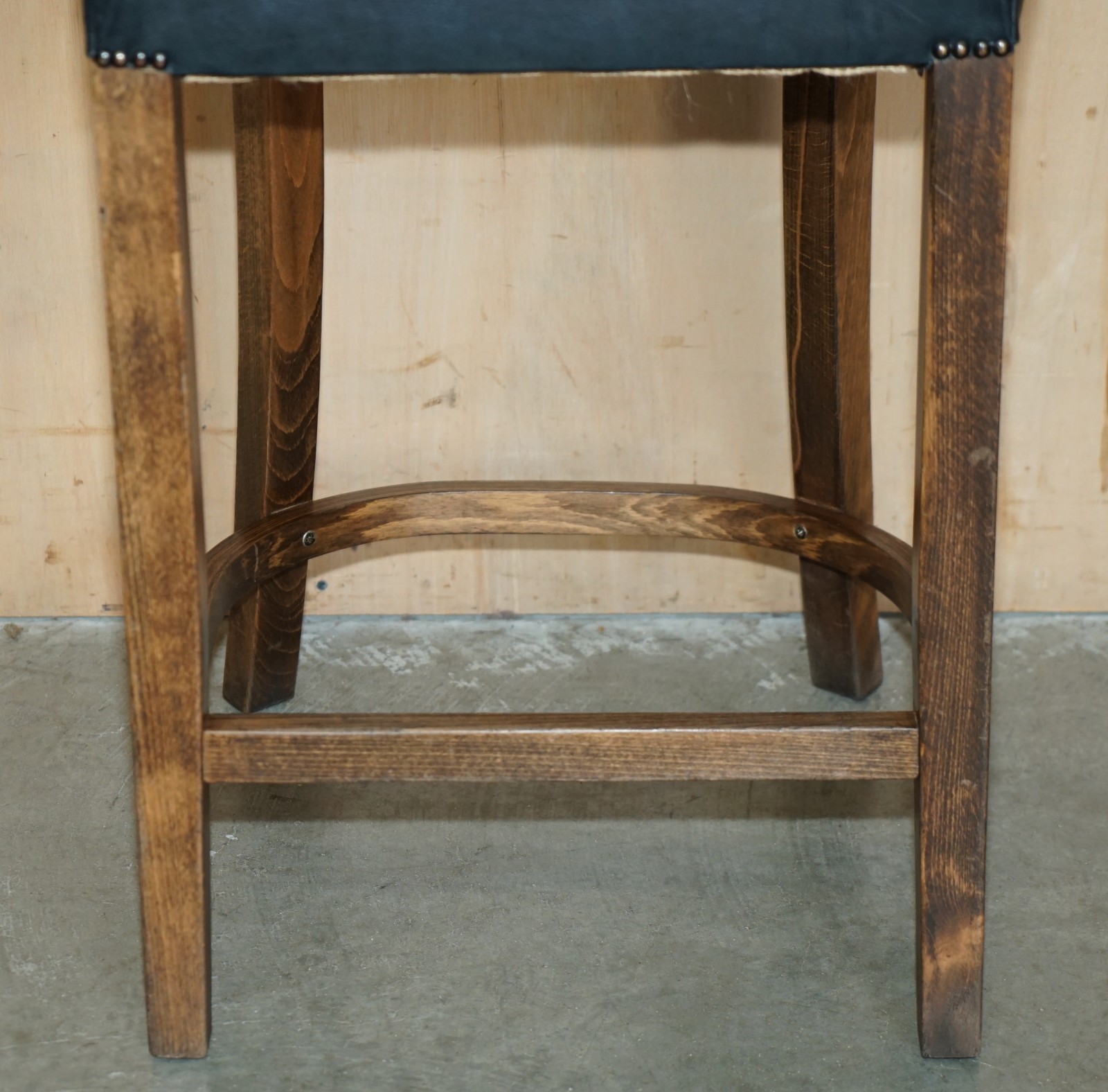 THREE-VINTAGE-GREEN-LEATHER-CHESTERFIELD-TUFTED-KITCHEN-DINER-BAR-STOOLS-187688625029-9